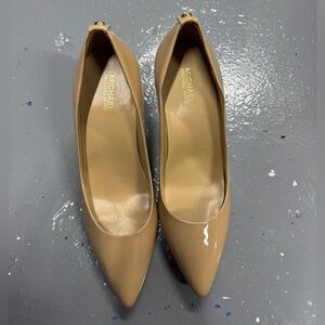Like New Michael Kors Women's Tan Patent Stiletto Pumps 6.5